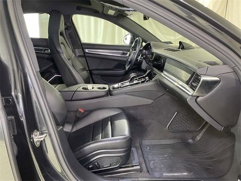 Used 2023 Porsche Panamera 4 Platinum Edition image 23