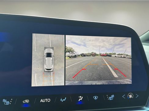 Used 2025 Chevrolet Equinox EV LT w/ Convenience Package FWD image 26