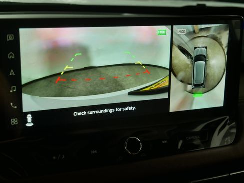 New 2025 Mitsubishi Outlander SEL image 9