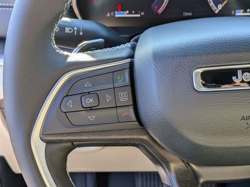 New 2025 Jeep Grand Cherokee Limited w/ Luxury Tech Group II image 21