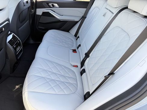 Used 2026 BMW X5 sDrive40i w/ M Sport Package RWD image 17