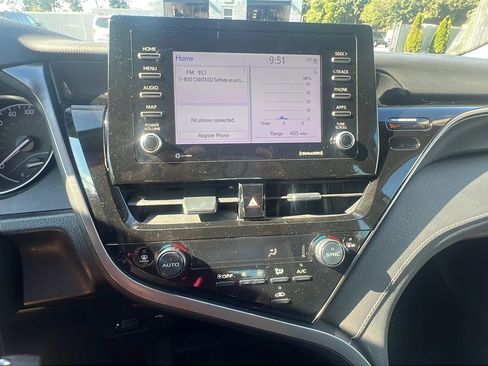 Used 2023 Toyota Camry SE image 16