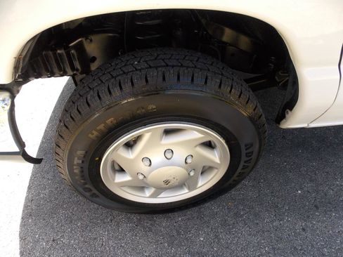 Used 2013 Ford E-350 and Econoline 350 XLT image 23