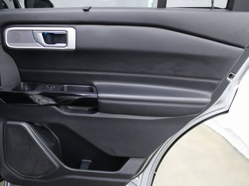 Used 2021 Ford Explorer Platinum w/ Equipment Group 601A image 24