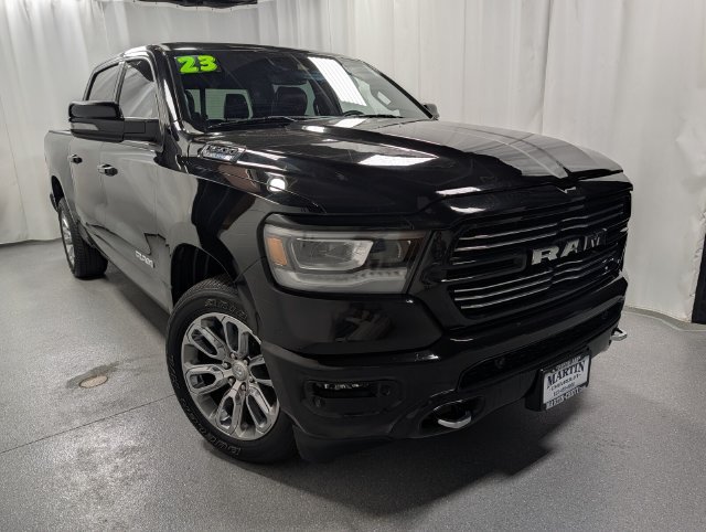 Used 2023 RAM 1500 Laramie AWD/4WD image 2