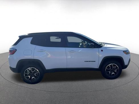 Used 2025 Jeep Compass Trailhawk image 16