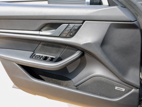 Certified 2021 Porsche Taycan 4S image 23