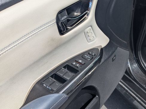 Used 2015 Toyota Avalon Limited w/ Technology Package FWD image 27