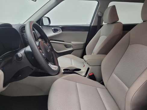 Used 2025 Kia Soul LX w/ LX Technology Package image 17