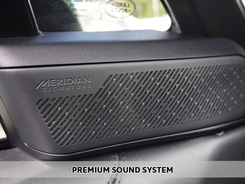 Used 2024 Land Rover Range Rover Long Wheelbase Autobiography image 5