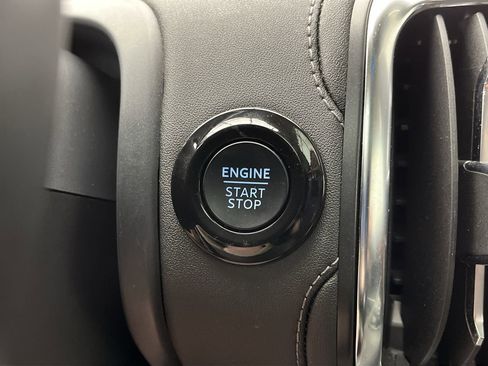 Used 2025 Ford Expedition Platinum AWD/4WD image 24