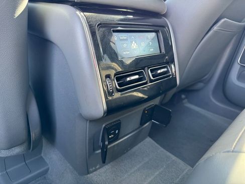 Used 2020 Lincoln Aviator Reserve w/ Class IV Trailer Tow Package image 18