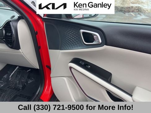 Certified 2025 Kia Soul EX image 60