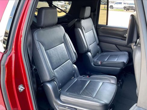 Used 2021 Chevrolet Suburban LT w/ Rear Media and Nav Package AWD/4WD image 20
