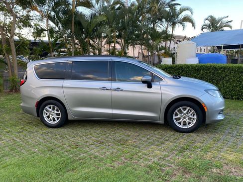 Used 2021 Chrysler Voyager Lxi image 8