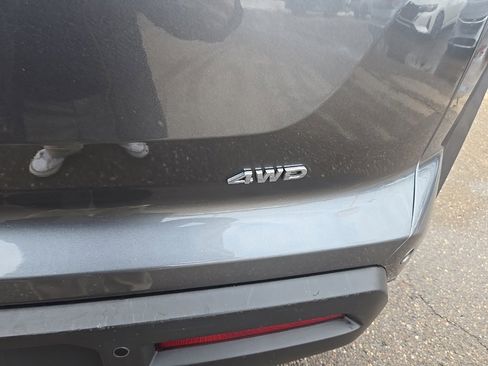 Certified 2024 Nissan Pathfinder S image 33