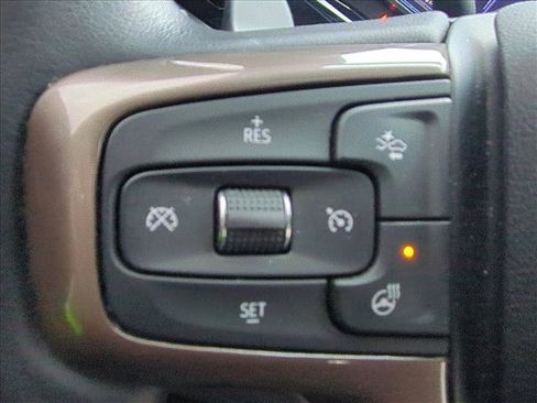 Used 2022 Chevrolet Silverado 1500 High Country w/ High Country Premium Package image 13