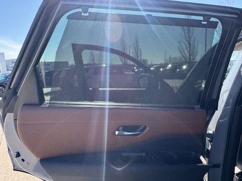 Used 2023 Nissan Pathfinder Platinum image 36