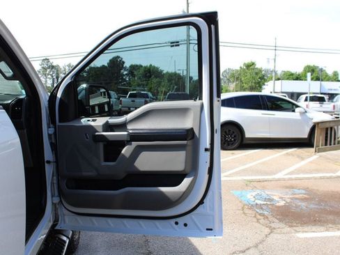 Used 2017 Ford F150 XLT w/ Equipment Group 302A Luxury AWD/4WD image 28