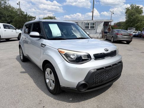 Used 2015 Kia Soul FWD image 3