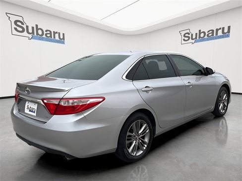 Used 2016 Toyota Camry SE image 7