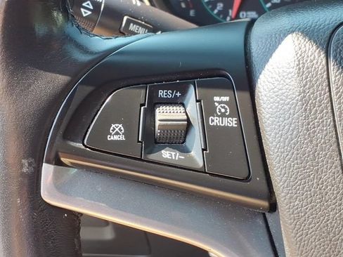 Used 2019 Chevrolet Trax LT w/ LT Convenience Package AWD/4WD image 24