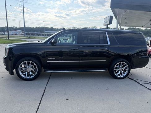 Used 2017 GMC Yukon XL Denali w/ Open Road Package AWD/4WD image 4