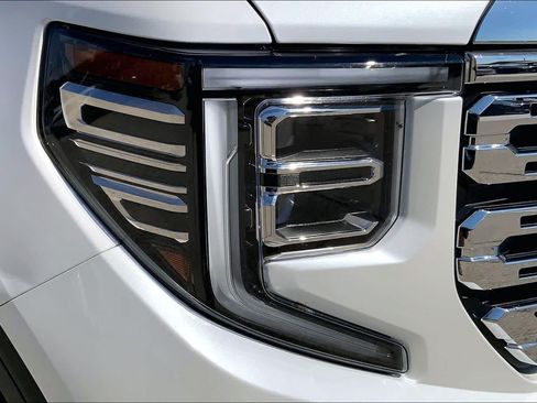Used 2022 GMC Sierra 1500 Denali w/ Denali Carbonpro Edition AWD/4WD image 28