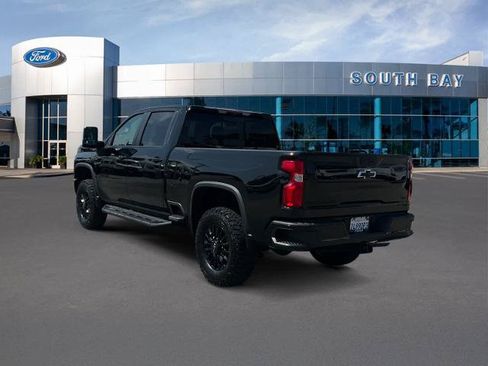 Used 2022 Chevrolet Silverado 2500 LTZ w/ LTZ Plus Package AWD/4WD image 3