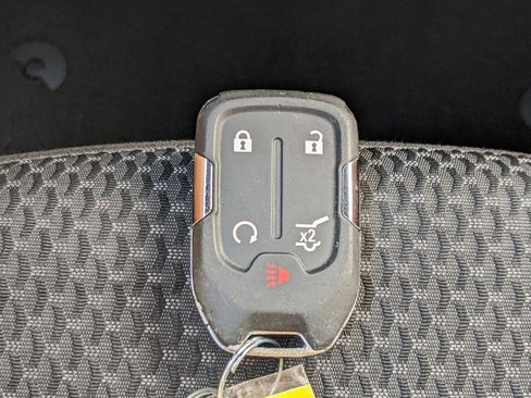 Used 2023 GMC Terrain SLE w/ Driver Convenience Package image 28