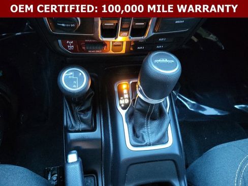 Certified 2025 Jeep Gladiator Sport AWD/4WD image 37