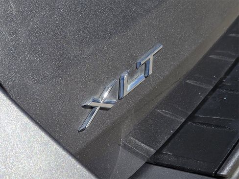 Used 2021 Ford Explorer XLT w/ Equipment Group 202A image 15