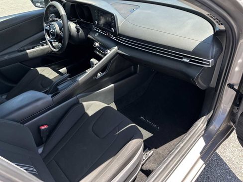 Used 2023 Hyundai Elantra SEL FWD image 25