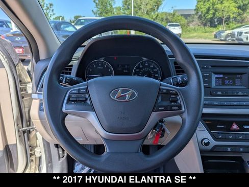 Used 2017 Hyundai Elantra SE FWD image 19