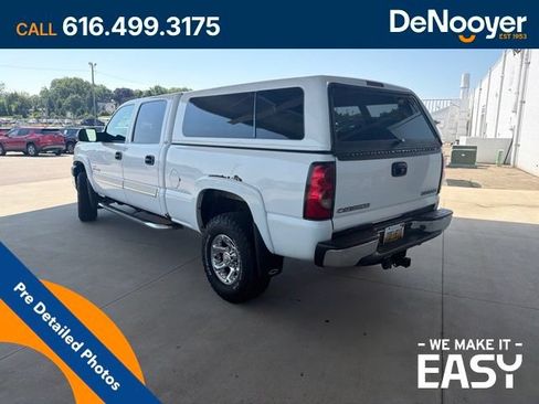 Used 2005 Chevrolet Silverado 2500 LT w/ Heavy-Duty Power Package AWD/4WD image 3