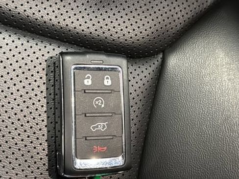 Used 2024 Jeep Grand Cherokee Limited w/ Luxury Tech Group II AWD/4WD image 36