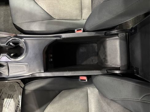 Used 2020 Toyota Camry LE image 20
