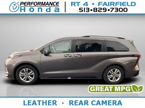 Used 2022 Toyota Sienna XSE w/ XSE Plus Package AWD/4WD image 1