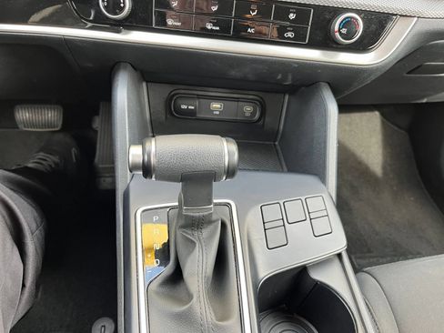 Used 2025 Kia Sportage LX FWD image 39