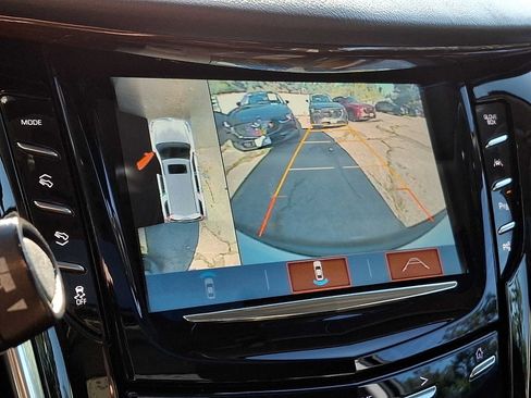 Used 2020 Cadillac Escalade Premium Luxury AWD/4WD image 17