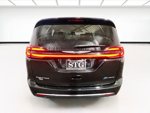 Used 2021 Chrysler Pacifica Touring-L image 5