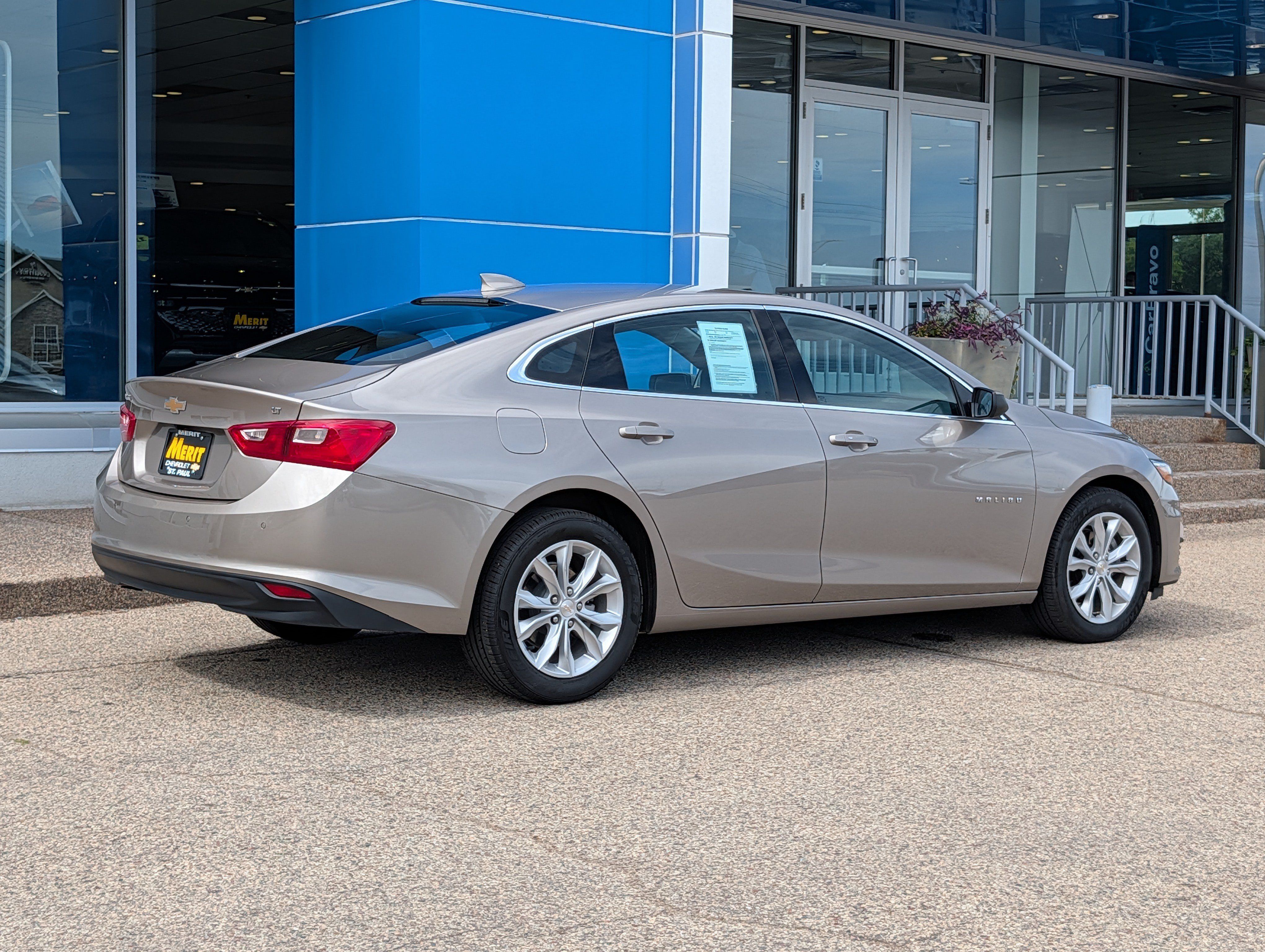 Certified 2025 Chevrolet Malibu LT FWD image 3