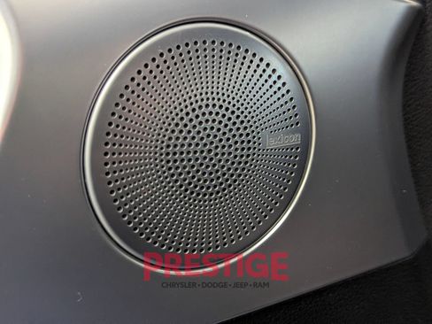 Used 2022 Genesis G70 3.3T RWD image 27