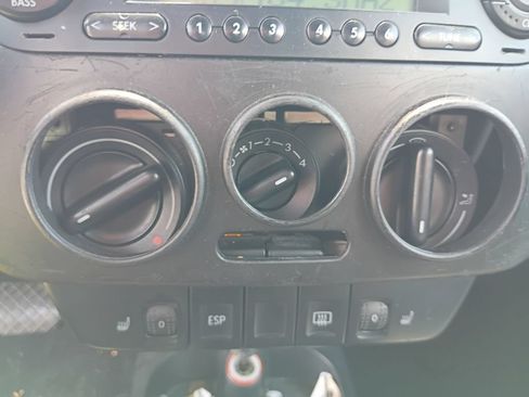 Used 2009 Volkswagen Beetle S FWD image 22