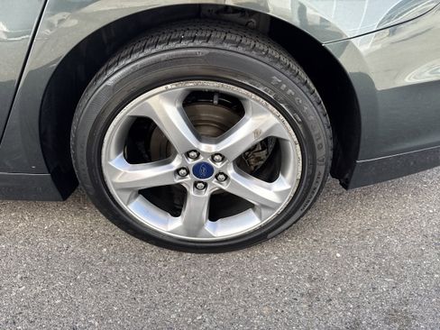 Used 2016 Ford Fusion SE FWD image 8