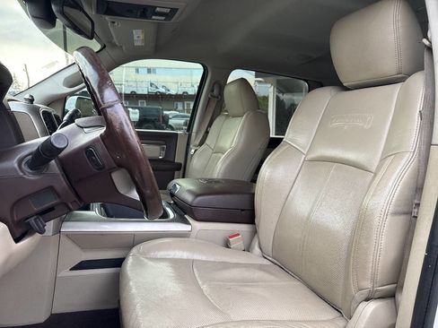 Used 2018 RAM 3500 Laramie image 26