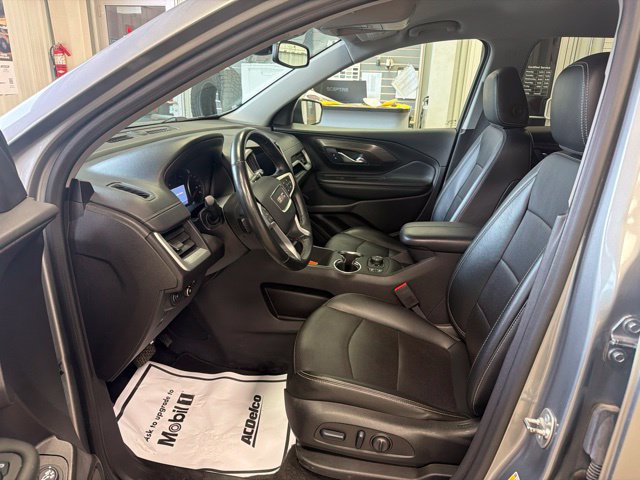 Used 2024 GMC Terrain SLT AWD/4WD image 10