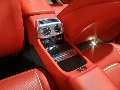 Used 2018 Rolls-Royce Dawn RWD image 10