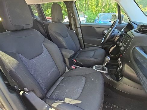 Used 2017 Jeep Renegade Latitude AWD/4WD image 18