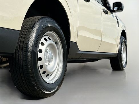 Certified 2025 Ford Maverick XL image 12